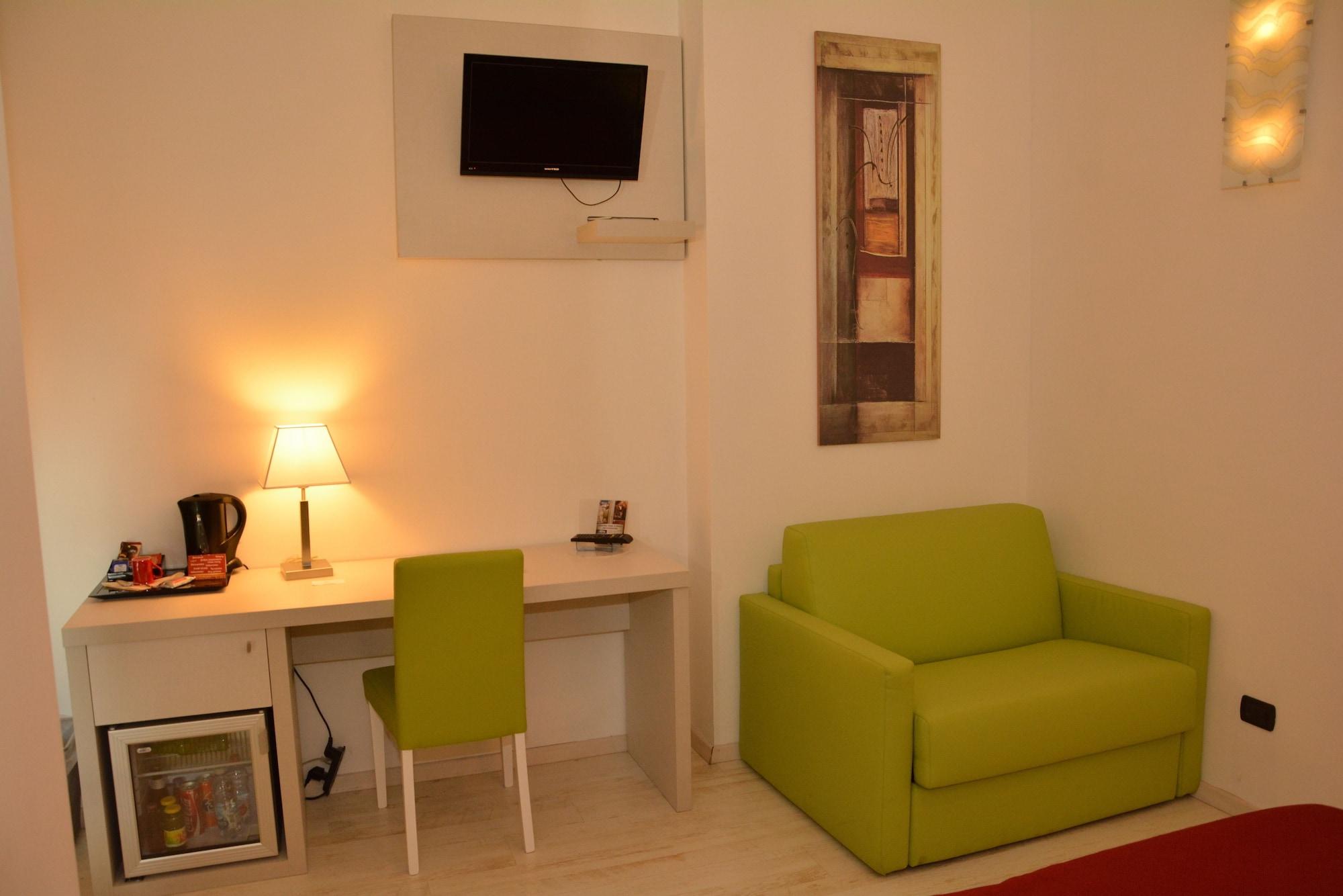 Hotel Villa Glicini Pinerolo ภายนอก รูปภาพ