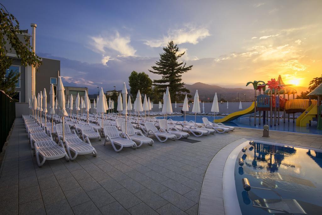 Hotel Villa Glicini Pinerolo ภายนอก รูปภาพ