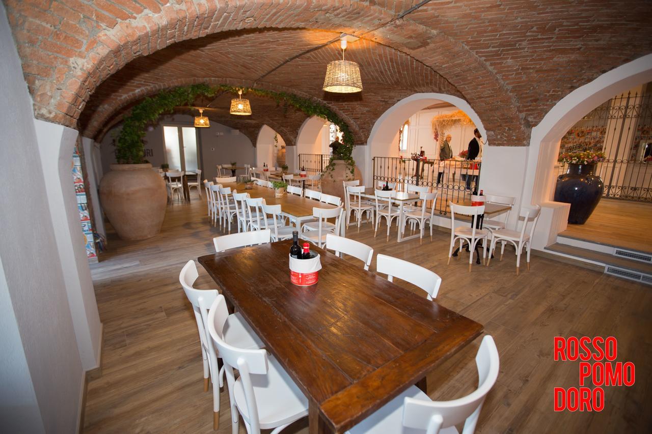 Hotel Villa Glicini Pinerolo ภายนอก รูปภาพ